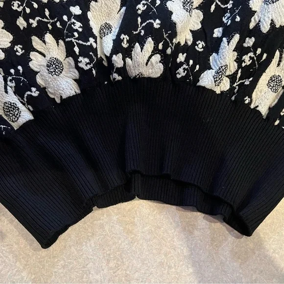 Chanel sweater from 2014 Resort Collection - Picture 11 of 12